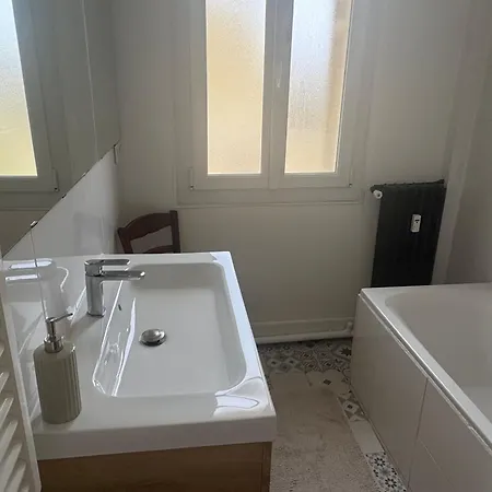 Floor Steps From The Sea Nizza