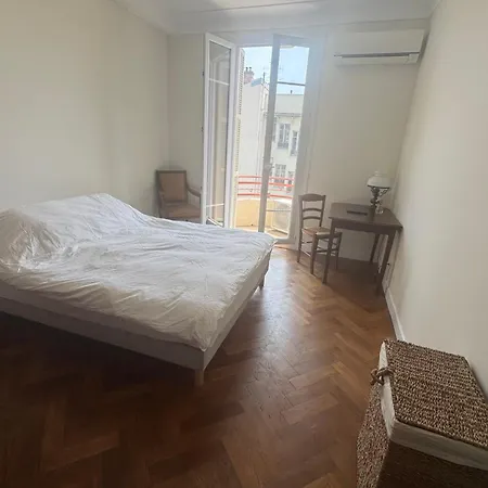 Apartman Floor Steps From The Sea