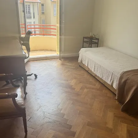 Apartman Floor Steps From The Sea Nizza